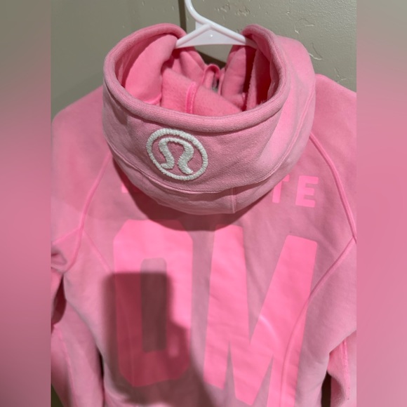 lululemon scuba with namaste OM on the back - Picture 3 of 4